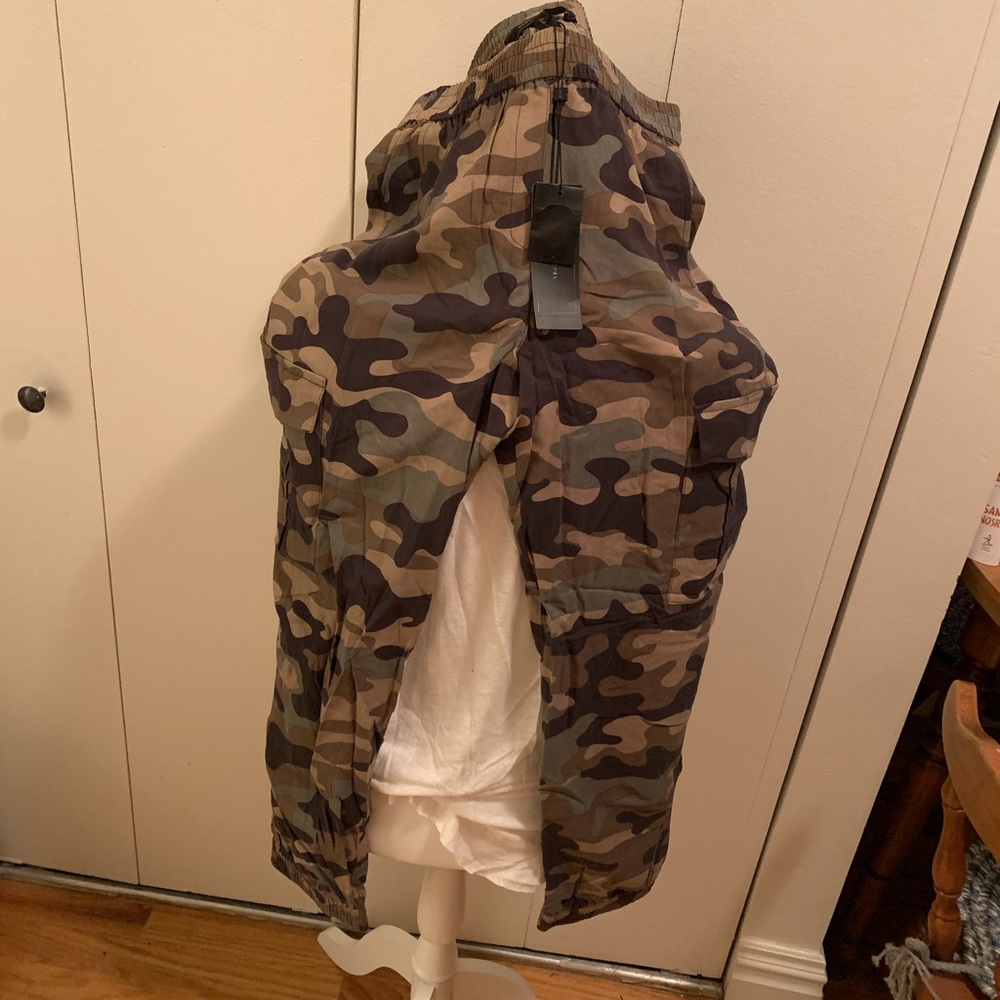 BCBGMAXAZRIA Camo Joggers (S)